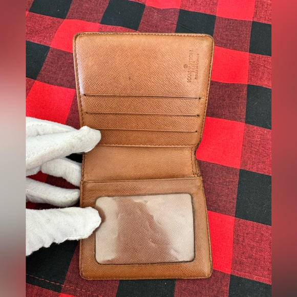 LOUIS VUITTON Monogram Bi-Fold Wallet - Picture 8 of 13